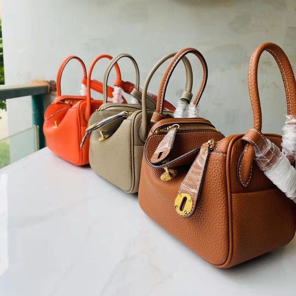 wholesale fashion designer bag new medicine case litchi mini lindi leather portable diagonal
wholesale fashion designer bag new medicine case litchi mini lindi leather portable diagonal
