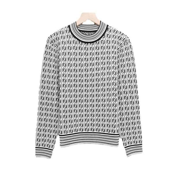 2022 factory wholesale new autumn and winter round neck color contrast double letter jacquard short temperament sweater women's long sl, White;black
2022 factory wholesale new autumn and winter round neck color contrast double letter jacquard short temperament sweater women's long sl, White;black