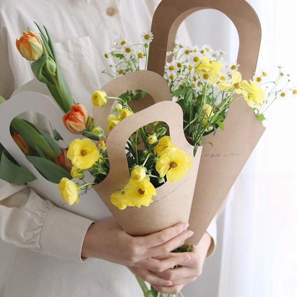 5pcs kraft paper flower bags portable flower box waterproof paper handy gift bag wedding rose party decoration supplies
5pcs kraft paper flower bags portable flower box waterproof paper handy gift bag wedding rose party decoration supplies