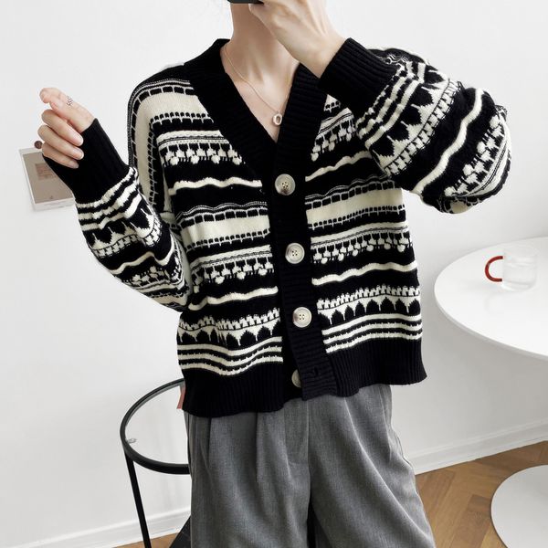 jacquard vintage autumn woman's cardigan knits shirts with low-cut v mango long girls loose sweater cardigans coat, White;black
jacquard vintage autumn woman's cardigan knits shirts with low-cut v mango long girls loose sweater cardigans coat, White;black