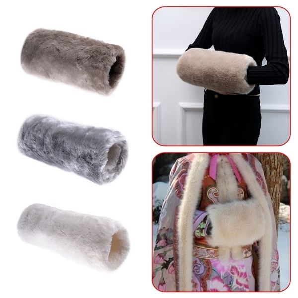 new fashion women gloves luxurious super soft faux fur muff hand warmer challenge glove mittens winter necessary 201021, Blue;gray
new fashion women gloves luxurious super soft faux fur muff hand warmer challenge glove mittens winter necessary 201021, Blue;gray
