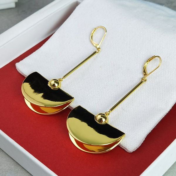 2020 new cold wind metal earrings folding joker fashion very cool girls must delivery, Silver
2020 new cold wind metal earrings folding joker fashion very cool girls must delivery, Silver