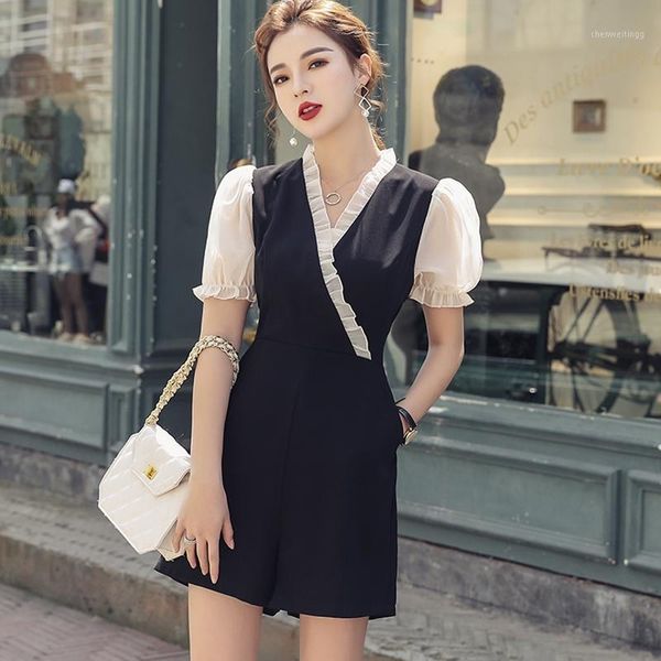 summer 2020 jumpsuit playsuit women patchwork v-neck ruffles back zipper short lantern sleeve wide leg overalls rompers s947931, Black;white
summer 2020 jumpsuit playsuit women patchwork v-neck ruffles back zipper short lantern sleeve wide leg overalls rompers s947931, Black;white