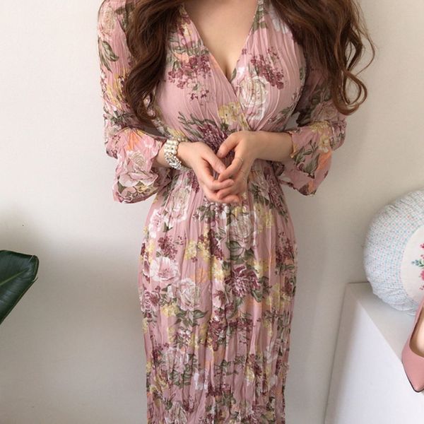2021 new elegant v-neck floral printed flare sleeve a-line female chiffon vintage women midi vestidos nq61, Black;gray
2021 new elegant v-neck floral printed flare sleeve a-line female chiffon vintage women midi vestidos nq61, Black;gray