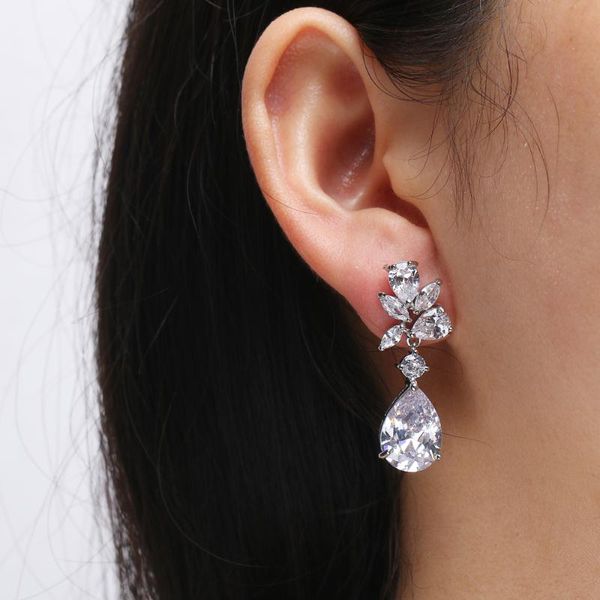emmaya new cubic zircon exquisite waterdrop modelling earring three color choice for women elegant jewelry in banquet, Golden;silver
emmaya new cubic zircon exquisite waterdrop modelling earring three color choice for women elegant jewelry in banquet, Golden;silver