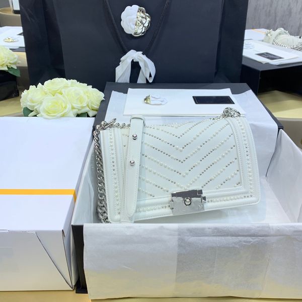 2020 summer fashion flaps chain bag sheepskin studs rivets package designer handbags shoulder leather handbag
2020 summer fashion flaps chain bag sheepskin studs rivets package designer handbags shoulder leather handbag