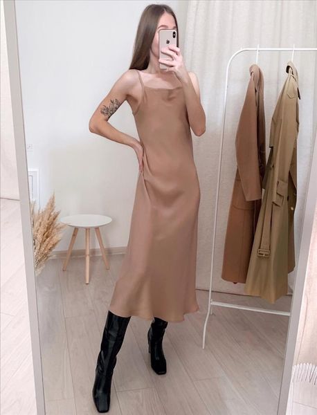 2020 summer women satin slip backless spaghetti strap dress shiny sundress sleeveless dress slim female retro prom, Black;gray
2020 summer women satin slip backless spaghetti strap dress shiny sundress sleeveless dress slim female retro prom, Black;gray