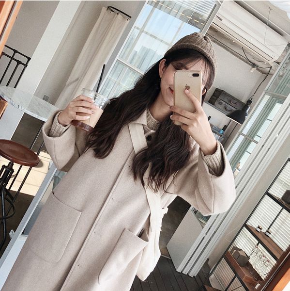 fall / winter 2020 new korean loose college style black overcoat medium long small woolen coat for women
fall / winter 2020 new korean loose college style black overcoat medium long small woolen coat for women