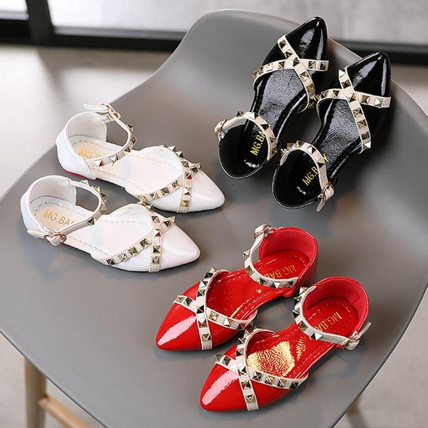 flat shoes big girls rivets pointed toe sandals ankle strap kids princess patent leather flats baby summer sandalias size 26-35, Black;grey
flat shoes big girls rivets pointed toe sandals ankle strap kids princess patent leather flats baby summer sandalias size 26-35, Black;grey