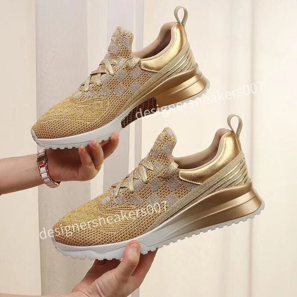 2021the new Woman Floral brocade Mens Fashion Slippers White Gear Bottoms Flip Flops Womens Slides Casual Flats slipper HX190806, 01
2021the new Woman Floral brocade Mens Fashion Slippers White Gear Bottoms Flip Flops Womens Slides Casual Flats slipper HX190806, 01