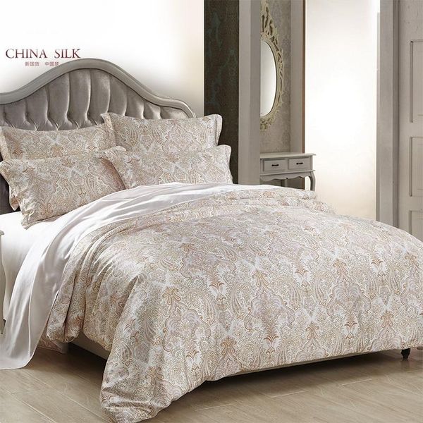 duvet cover ,100% silk 4pcs bedding duvet cover set,solid color soft and breathable with zipper closure & corner ties
duvet cover ,100% silk 4pcs bedding duvet cover set,solid color soft and breathable with zipper closure & corner ties