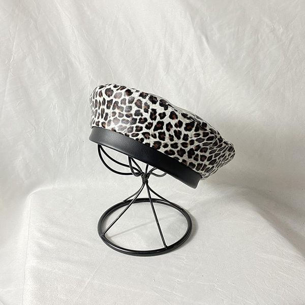 women's autumn and winter british fashion leather leopard beret korean style art japanese painter hat, Blue;gray
women's autumn and winter british fashion leather leopard beret korean style art japanese painter hat, Blue;gray