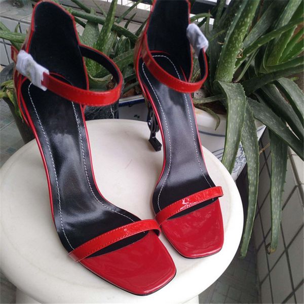 2020 new european style classic high-heeled sandals lady shoes paris supermodel catwalk buckle rubber outsole, Black
2020 new european style classic high-heeled sandals lady shoes paris supermodel catwalk buckle rubber outsole, Black