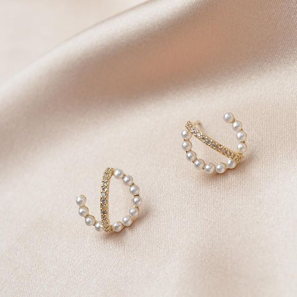 2021new arrival trendy round exquisite pearl round c-shaped simple stud earrings for women fashion crystal jewelry, Silver
2021new arrival trendy round exquisite pearl round c-shaped simple stud earrings for women fashion crystal jewelry, Silver