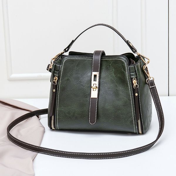 women bucket bag oil wax women leather handbags big tote famous brands high capacity female shoulder bag crossbody bag new c810 c1223
women bucket bag oil wax women leather handbags big tote famous brands high capacity female shoulder bag crossbody bag new c810 c1223