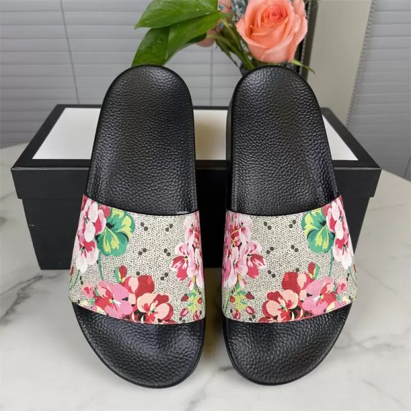men women slippers summer rubber sandals beach slide fashion scuffs three-dimensional font indoor shoes size 35-48 with box, Black
men women slippers summer rubber sandals beach slide fashion scuffs three-dimensional font indoor shoes size 35-48 with box, Black