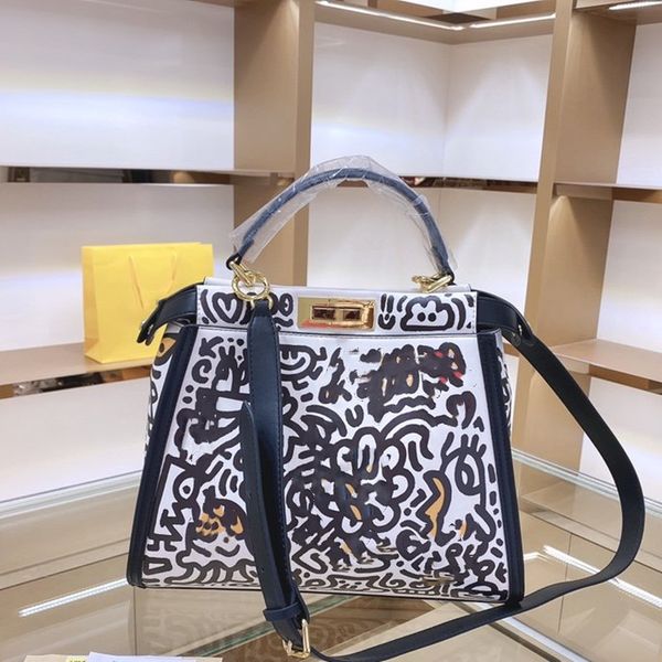 2020 new luxury original fashion design lattice bucket bag leather handle single shoulder messenger bag ing, Black
2020 new luxury original fashion design lattice bucket bag leather handle single shoulder messenger bag ing, Black