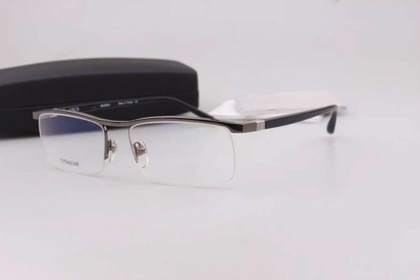 brand design-0673 new titanium frame 360 degree rotating leg business high-end male glasses fashion size 57-16-135, Black
brand design-0673 new titanium frame 360 degree rotating leg business high-end male glasses fashion size 57-16-135, Black