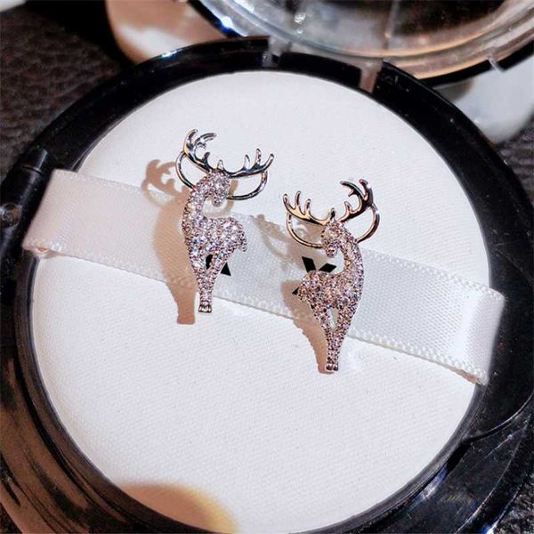 stud 2021 women ear rings creative ornaments stylish christmas elk crystal deer earrings girls fashion jewelry, Golden;silver
stud 2021 women ear rings creative ornaments stylish christmas elk crystal deer earrings girls fashion jewelry, Golden;silver