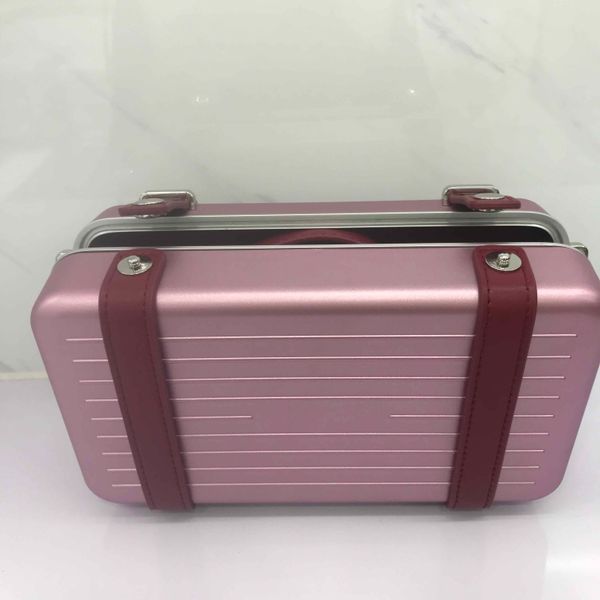 2020 new bags 2drca295ywt_h31e men's womens handbag black and personal clutch in aluminum and grained calfskin with box
2020 new bags 2drca295ywt_h31e men's womens handbag black and personal clutch in aluminum and grained calfskin with box