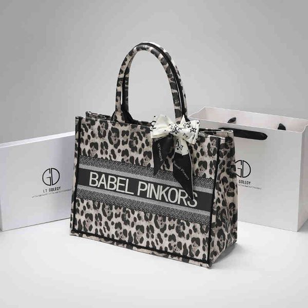 2022 factory wholesale new model it gdledy leather minority bag women's summer large capacity bag leopard
2022 factory wholesale new model it gdledy leather minority bag women's summer large capacity bag leopard