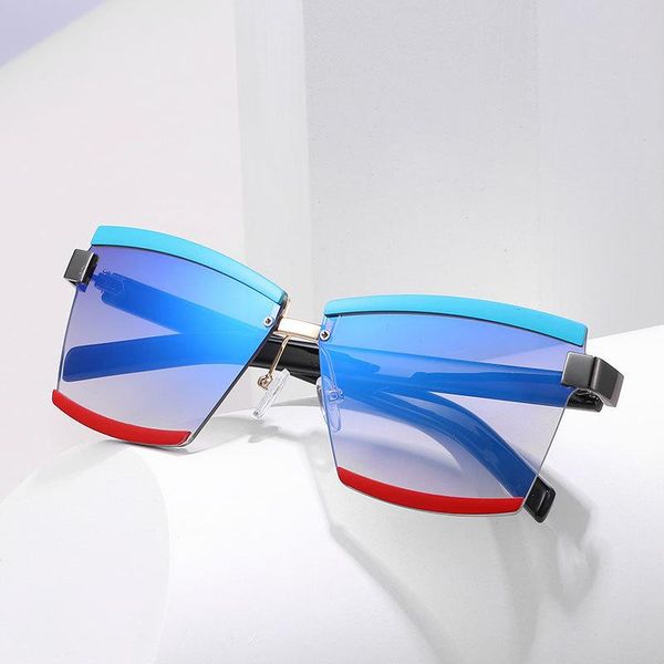 2020 new fashion luxury design vintage square rimless sunglasses women double color frame sun glasses for female, White;black
2020 new fashion luxury design vintage square rimless sunglasses women double color frame sun glasses for female, White;black