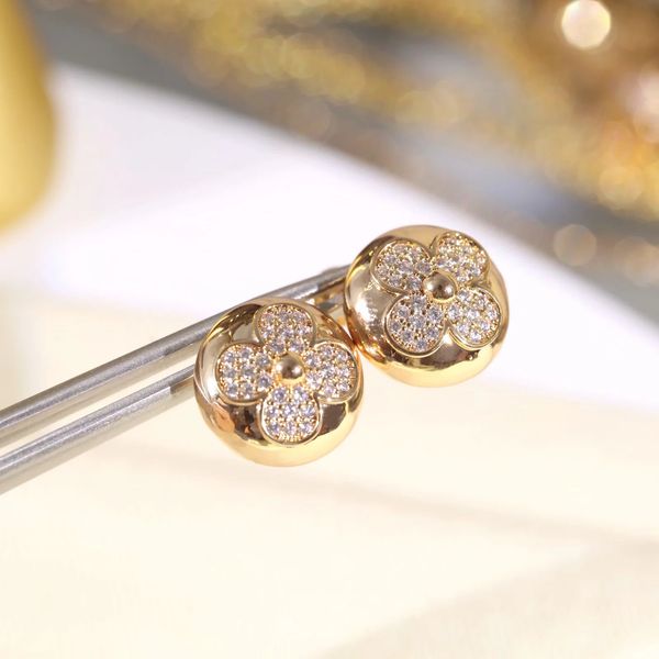 2020 заявление круговые цветочные серьги алмазные серьги серьги женские серьги хип-хоп блен ювелирные изделия серебряные розовые золотые мод, Golden
2020 заявление круговые цветочные серьги алмазные серьги серьги женские серьги хип-хоп блен ювелирные изделия серебряные розовые золотые мод, Golden