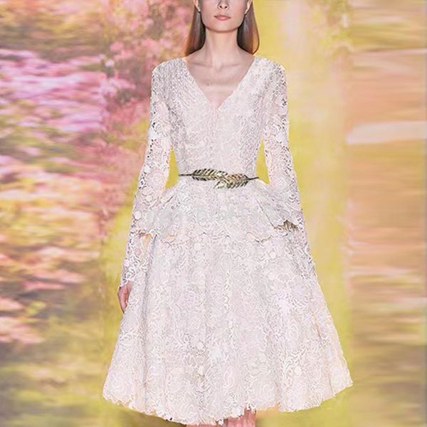 two piece dress early spring women's wear v leader sleeve button white water-soluble + half skirt suit
two piece dress early spring women's wear v leader sleeve button white water-soluble + half skirt suit
