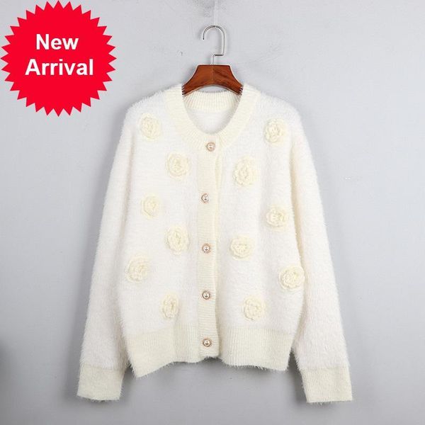 2021 new single-breasted shirt autumn and female winter sweet wool mink hand hook flower around the neck cardigan b6c9, White;black
2021 new single-breasted shirt autumn and female winter sweet wool mink hand hook flower around the neck cardigan b6c9, White;black