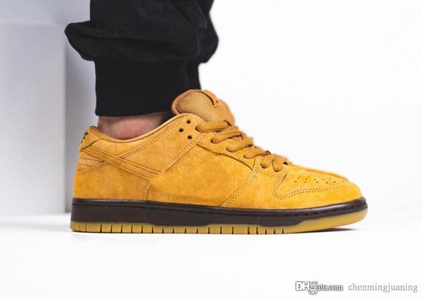 2020 authentic dunk sb low wheat mocha skateboard shoes wheat suede outdoor sports shoes tan men women sneakers with original box bq6817-204
2020 authentic dunk sb low wheat mocha skateboard shoes wheat suede outdoor sports shoes tan men women sneakers with original box bq6817-204