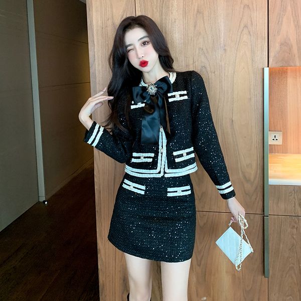 2021 black a line autumn winter women two piece dress set elegant diamond bowknot tweed short jacket coat + high waist mini skirt suit, White
2021 black a line autumn winter women two piece dress set elegant diamond bowknot tweed short jacket coat + high waist mini skirt suit, White