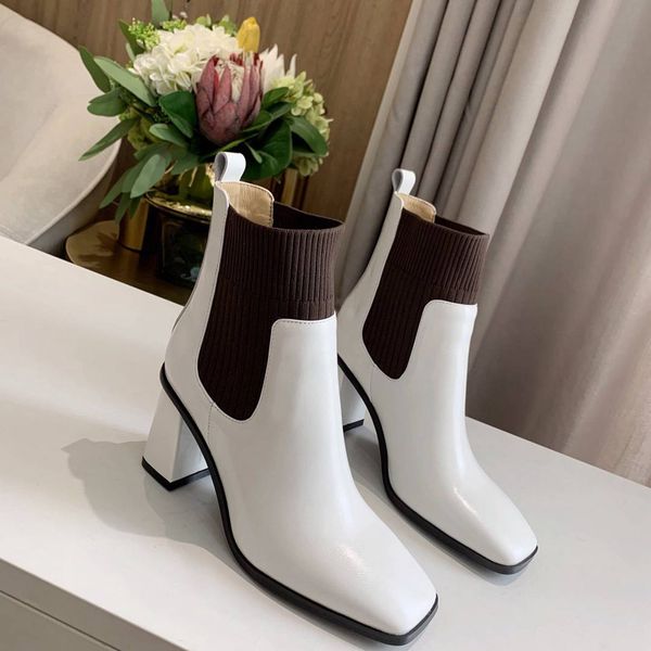 2021 square toe fashion ladies medium thick heel classic leather white black color matching autumn and winter all match stretch boots
2021 square toe fashion ladies medium thick heel classic leather white black color matching autumn and winter all match stretch boots