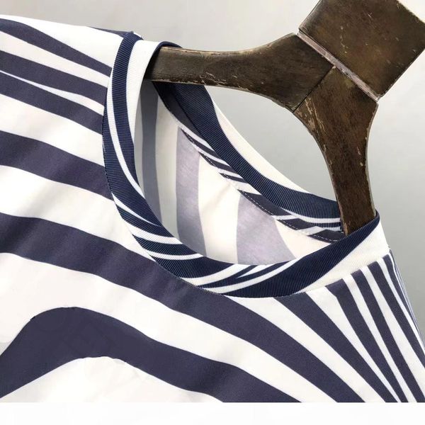 early autumn new checked hooded shirt casual jacket pure cotton sweater checked shirt fabric matching printing cutting 025
early autumn new checked hooded shirt casual jacket pure cotton sweater checked shirt fabric matching printing cutting 025