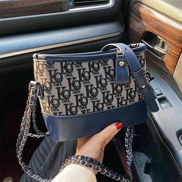 this year's popular fashion single shoulder women's high sense ins wandering , minority commuting armpit bag 50% clearance sale
this year's popular fashion single shoulder women's high sense ins wandering , minority commuting armpit bag 50% clearance sale