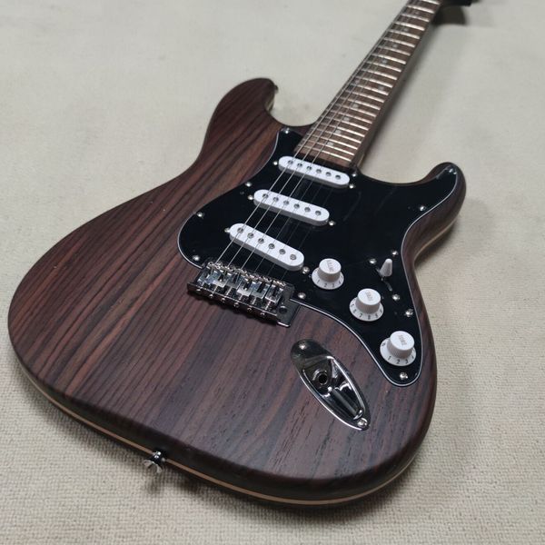 professional bass guitar, 6-string neck, 41 inch, okoume, dark red, striped zebra factory customized
professional bass guitar, 6-string neck, 41 inch, okoume, dark red, striped zebra factory customized