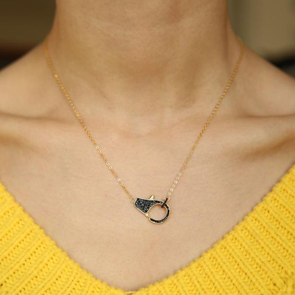 2020 luxury 100% 925 sterling silver metal handcuff pendant pave black cubic zirconia gold color delicate hand cuff necklace
2020 luxury 100% 925 sterling silver metal handcuff pendant pave black cubic zirconia gold color delicate hand cuff necklace