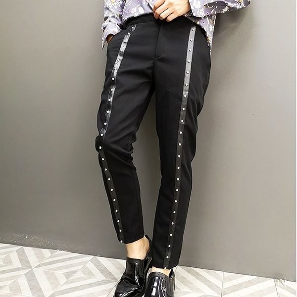 fashion rivet pencil trousers night club singer stage clothing men streetwear hip hop punk gothic casual black harem pants male 201125
fashion rivet pencil trousers night club singer stage clothing men streetwear hip hop punk gothic casual black harem pants male 201125