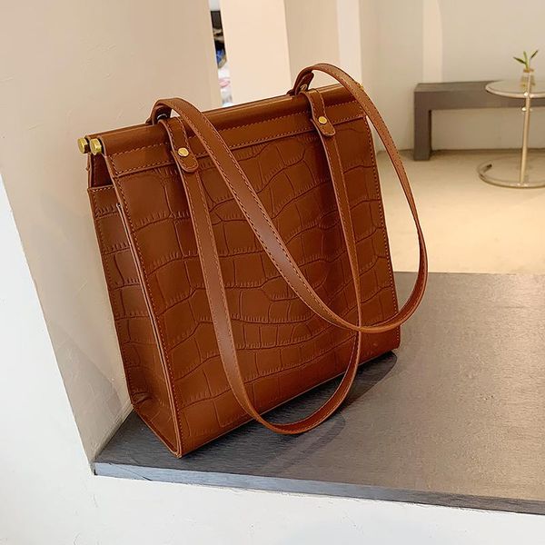 shoulder bags niche design high-end women's large-capacity bag autumn fashion crocodile pattern tote width: 25cm
shoulder bags niche design high-end women's large-capacity bag autumn fashion crocodile pattern tote width: 25cm