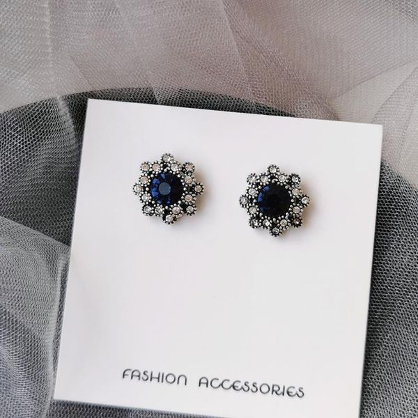 s925 needle retro stud earrings 2020 new style fancy sweet korean temperament earrings for girl lady gifts, Golden;silver
s925 needle retro stud earrings 2020 new style fancy sweet korean temperament earrings for girl lady gifts, Golden;silver