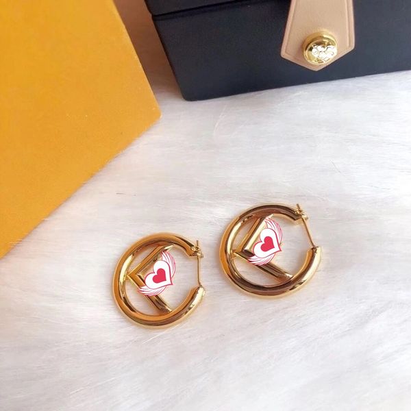 2021 new arrival earrings simple european and american fashion trendy wild round letter earrings female earrings fast delivery, Silver
2021 new arrival earrings simple european and american fashion trendy wild round letter earrings female earrings fast delivery, Silver