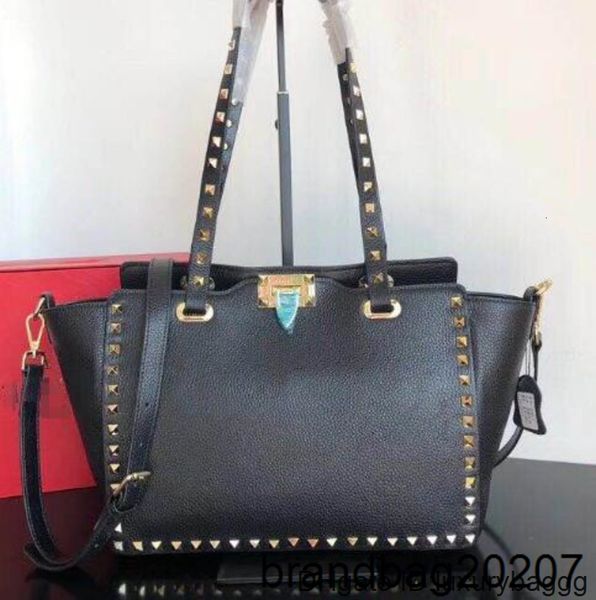 studs new classic flap chain rivet shopping bags women genuine leather handbags lady tote shoulder bag crossbody purse
studs new classic flap chain rivet shopping bags women genuine leather handbags lady tote shoulder bag crossbody purse