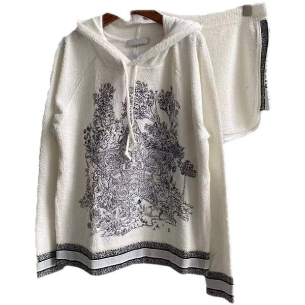 210 l 2022 runway dress spring summer women's two piece pants long sleeve pullover hooded fashion womens clothes zhenyang, White
210 l 2022 runway dress spring summer women's two piece pants long sleeve pullover hooded fashion womens clothes zhenyang, White