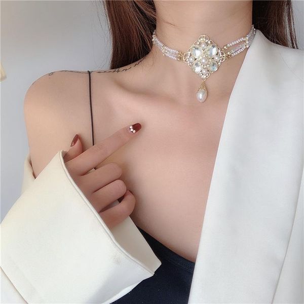 chokers korean elegant ab color crystal rhinestone necklace for women silver metal simulated pearl wide pendant necklaces, Golden;silver
chokers korean elegant ab color crystal rhinestone necklace for women silver metal simulated pearl wide pendant necklaces, Golden;silver