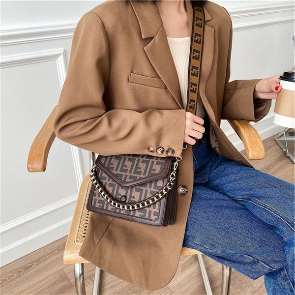 factory online sale bag female 2022 new summer niche high-level sense, this year, high-capacity portable broadband messenger bag is popular
factory online sale bag female 2022 new summer niche high-level sense, this year, high-capacity portable broadband messenger bag is popular