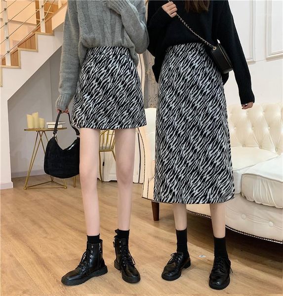 elegant women skirt autumn winter female vintage short and long skirt leisure zebra pattern high waist for office lady1, Black
elegant women skirt autumn winter female vintage short and long skirt leisure zebra pattern high waist for office lady1, Black