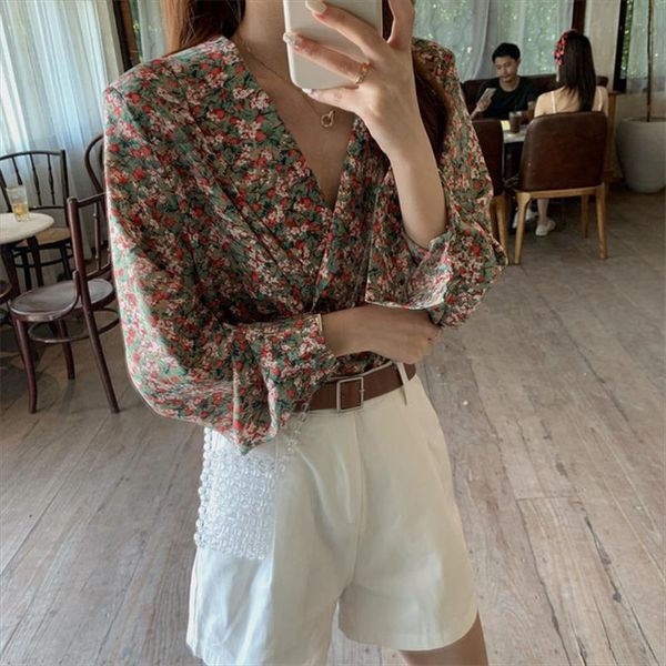 light loose women thin florals summer v neck stylish 2020 all match elegance vintage office lady chic shirts, White
light loose women thin florals summer v neck stylish 2020 all match elegance vintage office lady chic shirts, White