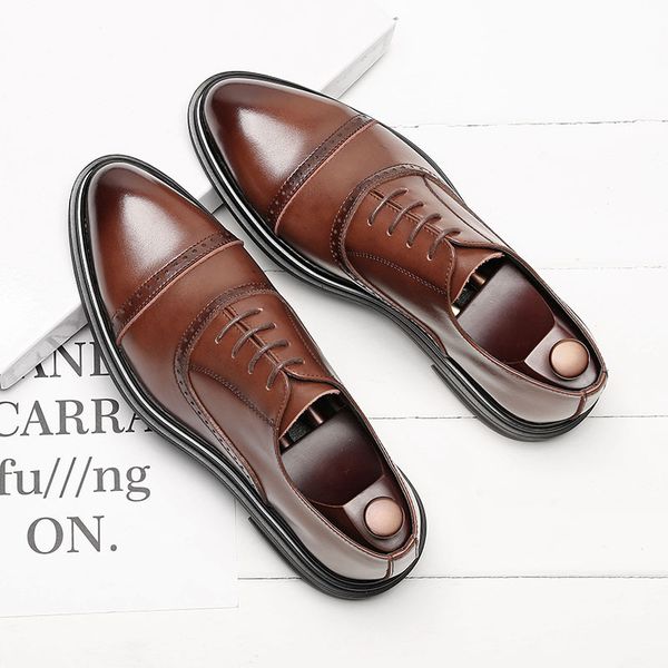 style of british men at leisure wedding party wear genuine leather point brogues black shoes brown chaussure homme sneakers 4k7y
style of british men at leisure wedding party wear genuine leather point brogues black shoes brown chaussure homme sneakers 4k7y