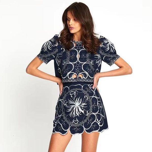 runway two piece set women floral embroidery summer cropped high waist zipper vintage shorts set blue matching set b193, Gray
runway two piece set women floral embroidery summer cropped high waist zipper vintage shorts set blue matching set b193, Gray