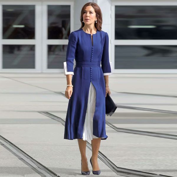 princess mary spring-summer medium-sleeve with cleavage v buds of seam divide supple thin midi party dress new pyme, Black;gray
princess mary spring-summer medium-sleeve with cleavage v buds of seam divide supple thin midi party dress new pyme, Black;gray