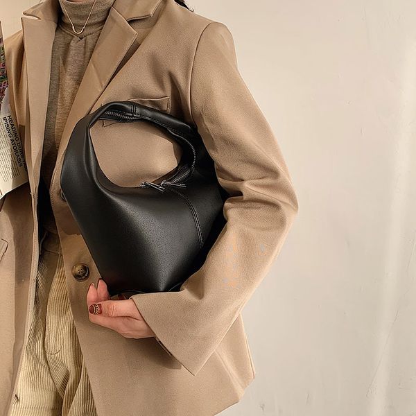 single color cpu leather handbag designed for women in 2020, marking sliding and fashionable handbags, Black;red 
single color cpu leather handbag designed for women in 2020, marking sliding and fashionable handbags, Black;red